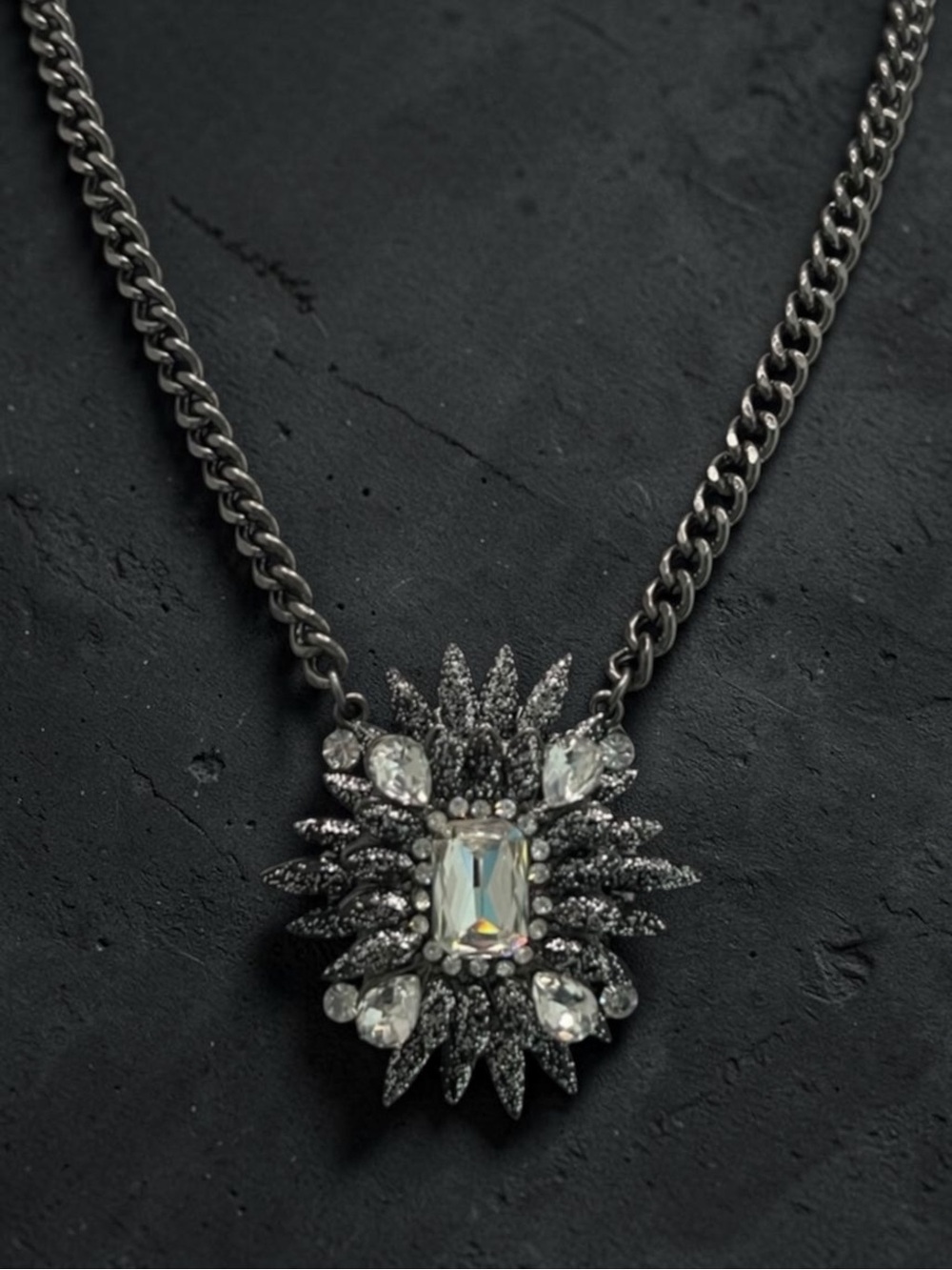 💖 Amrita Singh Crystal Statement Pendant Necklace 💖